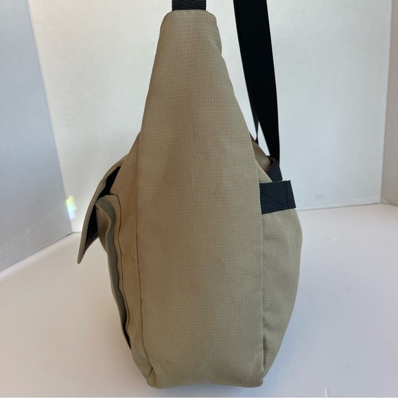 L.L. Bean Black and Tan Women  Messenger Bag - Picture 13 of 15